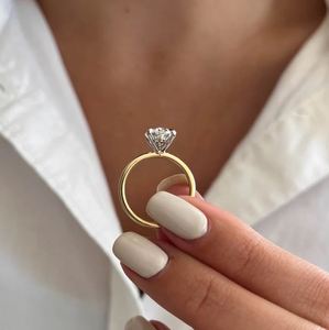 Anillo de Compromiso Solitario con Diamante Cultivado en Laboratorio de Corte Ovalado de 2 Quilates, Certificado por IGI, Oro de 14K, Elegante Joyería Nupcial para Boda o Aniversario - Product Image 3