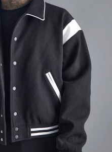 Veste universitaire rayée noire et blanche pour homme, col rabattu, boutonnée, décontractée, en laine et polyester, collection automne 2027 - Product Image 3