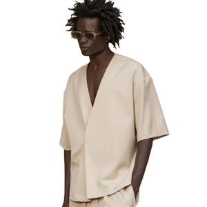 Chemise tissée intelligente pour homme, manches courtes, col en V, style minimaliste, haut décontracté, couleur unie, fabrication OEM, vente en gros - Product Image 6