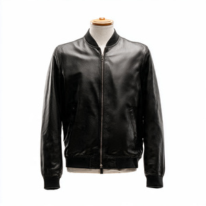 Veste en cuir de haute qualité, très élégante et stylée - Product Image 5