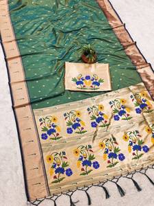 Sari de Seda Banarasi Premium con Diseño Floral Tejido en Meena, Borde Zari Rico, Pallu, Sari Tradicional Indio para Bodas y Fiestas - Product Image 1