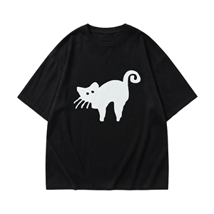 T-shirt unisexe noir avec imprimé chat blanc, col rond, coupe ample, jersey de coton, toutes saisons, style décontracté, style dessin animé - Product Image 1