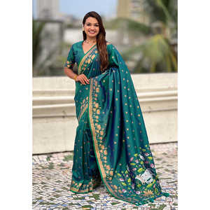 Sari en soie Pichwai tissé en zari vert, robes de soirée élégantes - Product Image 5