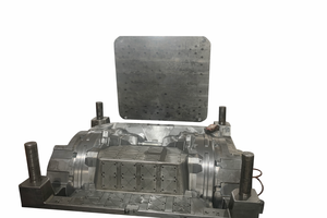 Servicios de Fabricación OEM/ODM, Molde de Punzonado para Electrodomésticos, Molde de 3 Placas, Fundición de Aluminio en Vietnam - Product Image 2