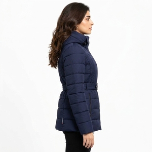Veste matelassée pour femme de qualité supérieure, doublure confortable, motifs personnalisés, flexible, légère, isolée, avec tissu durable - Product Image 4