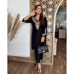 Conjunto de Top y Pantalón Hecho a Mano Talla XL con Dupatta para Fiestas, con Cintura Natural para Lucir Hermosa - Product Image 2