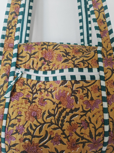Bohemian Floral Print Quilted Duffle <b>Bag</b> Double Handles Zipper Closure 20-35L Lightweight <b>Travel</b> <b>Bag</b> Unisex Textile Material - Product Image 4