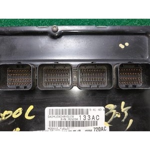 300 ECU y Módulos de Computación Usados 05094133AC - Product Image 3