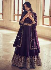 Vestidos largos Anarkali de seda Chinon, estilo indio, con bordados elaborados en Zari, Dori y lentejuelas, ideales para bodas. - Product Image 3