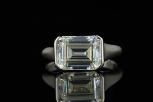 Bague en argent sterling 925 avec moissanite taille rectangulaire, sertie griffes, plaquée rhodium, pour femme, idéale pour mariage - Product Image 4