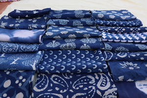Guirnalda de Banderines Decorativos de Algodón con Estampado Indigo, Hechos a Mano en India, Decoración Colgante para Fiestas - Product Image 2