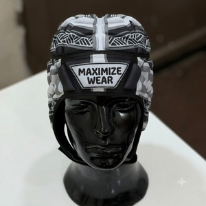 Casque de protection personnalisé pour le rugby |   Housse de casque légère en tissu poly, design matelassé, aérations, visière transparente |   Protection sportive - Product Image 1