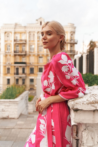 Robe longue décontractée en coton brodé pour femme, style bohème, motif floral rose, col en V, manches longues, coupe ample, taille à nouer - Product Image 4