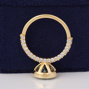 แหวนหมั้นเพชรทรงรี 2 กะรัต แบบโอวัลคัท ประดับเพชรรอบวงสองเม็ด ทองคำขาว 14k พร้อมใบรับรอง IGI - Product Image 6