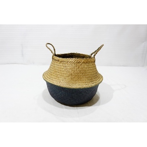Panier de rangement pliable en feuilles de palmier tressées pour plantes, avec fond bleu marine foncé et poignées - Product Image 6