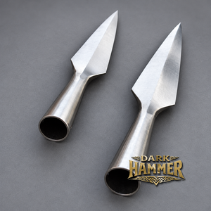 Juego de 2 Puntas de Lanza de Metal Pulido de 11 y 8 Pulgadas con Acabado Plateado para Colecciones Decorativas - Product Image 3