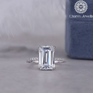 แหวนหมั้นเพชรโมอิสซาไนต์ทรงคุชชั่นสำหรับผู้หญิงจาก Charm_Jewells เงินแท้ 925 ชุบโรเดียม ประดับแบบหนามเตย สไตล์คลาสสิก รับรองโดย IGI - Product Image 1