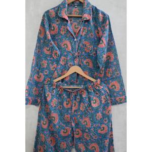 Ensemble de pyjama en coton à imprimé floral fait main pour femmes, coupe décontractée, ensemble de vêtements de détente et de nuit - Product Image 4