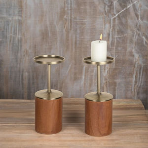 Support rustique moderne en aluminium doré avec base en bois massif Bougeoir pilier en bois et métal pour décoration de Noël - Product Image 1