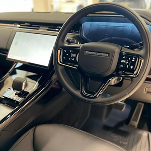Range Rover Sport P400 Dynamic SE Híbrido 2023 Usado en Excelentes Condiciones, Herramientas Manuales de Alta Resistencia, Garantía de 3 Años, en Venta - Product Image 2