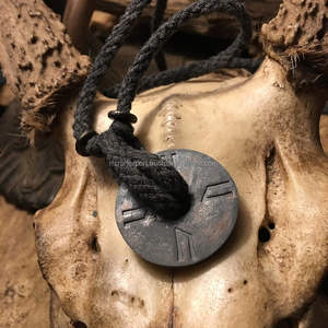 Viking fait à la main forgé bouclier celtique collier pendentif nouveaux Designs cordon de coton motif géométrique romantique pour les fêtes chrétiennes - Product Image 4