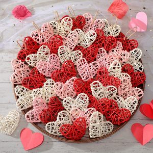 Ornement mignon en forme de cœur rose pour la table de la Saint-Valentin, accessoire décoratif en rotin en forme de cœurs. - Product Image 4