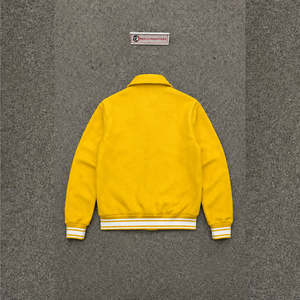 เสื้อแจ็คเก็ตวาร์ซิตี้สีเหลืองสุดหรูสำหรับผู้ชาย สวมใส่ได้ทุกวัน สไตล์ลำลอง สำหรับฤดูใบไม้ร่วง ผลิตจากวัสดุโพลีเอสเตอร์ เสื้อคลุมคลาสสิกสำหรับฤดูหนาว - Product Image 6