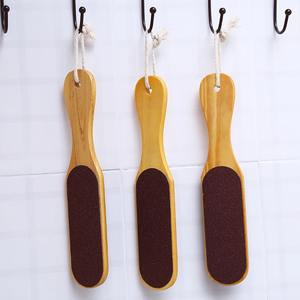 Râpe à pieds double face, outil de pédicure, éliminateur de peaux mortes et de callosités, manche en bois, lime à pieds, soin des pieds - Product Image 4