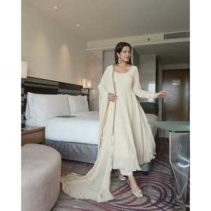 Ensemble de robe de soirée pour femme avec pantalon et belle Dupatta - Product Image 4