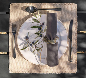 Anillo para Servilletas de Concha de Nácar Iridiscente Natural – Decoración de Mesa de Nácar Premium para Restaurantes, Hoteles y Eventos - Product Image 1