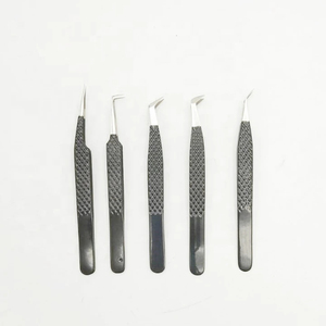 Ensemble de pinces à cils inclinées hautement personnalisables en acier durable avec revêtement noir, accessoires pour extensions de cils, pinces de préhension - Product Image 2