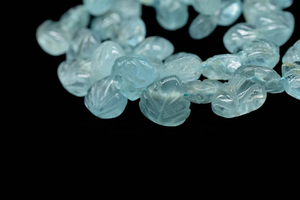 Cuentas de Aguamarina Briolette talladas a mano en forma de corazón cuentas de piedra lisas y elegantes - Product Image 4