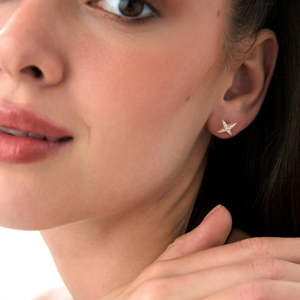 Pendientes de Estrella con Incrustaciones de Plata de Ley 925 Chapados en Oro de 14k, Hermosos Pendientes de Moda con Moissanita de Oro de 14K - Product Image 3