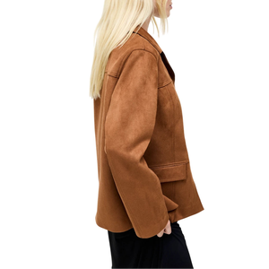 Chaqueta Blazer Premium de Piel de Oveja para Mujer con Tres Botones - Product Image 3