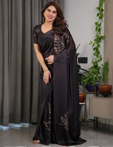 Sari KV negro estampado con blusa sin coser - Product Image 4
