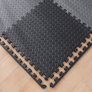 Tapis de sol emboîtables en EVA noir antidérapants pour salle de sport - Product Image 5