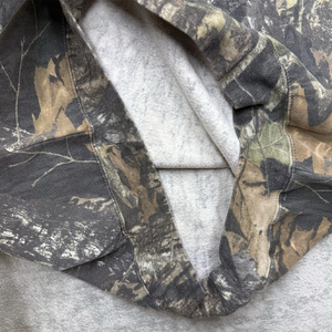 Sudadera Unisex de Invierno con Estampado en Relieve, Forro Polar Transpirable, Cuello Redondo, Colores Personalizados para Hombre y Mujer - Product Image 4