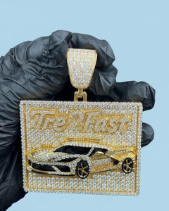 Colgante de coche personalizado de moissanita, estilo hip hop, de plata 925 chapada en oro, con incrustaciones de circonitas, bicolor, con nombre o letra personalizada, para regalo. - Product Image 1