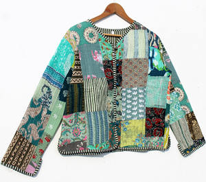 Fabricante y mayorista de chaquetas acolchadas, chaqueta reversible de algodón, abrigo reversible de patchwork, abrigo de exterior, regalo para ella. - Product Image 4