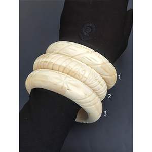 Bracelets en résine et en bois faits à la main pour un port quotidien élégant, accessoires de bijoux - Product Image 6