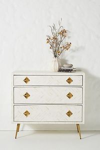 Commode de rangement de luxe en os incrusté avec un design décoratif en bois artisanal - Product Image 1