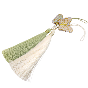 Pendentif Papillon Norigae Coréen Fait Main Traditionnel Brodé en Acrylique avec Pompon et Perle, Ornement pour Hanbok et Accessoire de Téléphone - Product Image 6