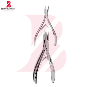 Ensemble d'instruments de podologie en acier inoxydable de qualité supérieure avec logo personnalisé, comprenant coupe-ongles épais, repousse-ongles, nettoyeur et lime. - Product Image 6