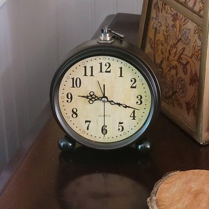 Reloj Decorativo de Escritorio para el Hogar, Sala de Estar, Dormitorio, Estudio, Reloj de Mesa Antiguo Tradicional Ornamental con Movimiento de Cuarzo y Funcionamiento Silencioso - Product Image 1