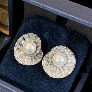 Boucles d'oreilles en perles baroques rétro en gros avec zircon, design rond de luxe et tempérament en perles naturelles - Product Image 3