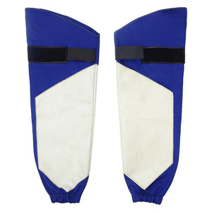 JNM SAFETY Mangas Protectoras para Soldadura Resistentes al Calor y a las Perforaciones, Nivel de Corte ANSI/ISEA 2, Tela de Poliéster FR Perforada con Protección para el Pulgar - Product Image 1