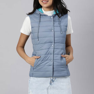 Gilet matelassé sans manches pour femme, style moderne, décontracté, hiver, avec fermeture éclair et capuche, extérieur en toile écologique, personnalisable OEM/ODM - Product Image 3