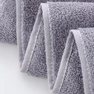 Serviette de toilette brodée sur mesure en coton premium, serviette de bain OEM, marque privée, vente en gros, meilleur prix, serviette de toilette rayée en coton - Product Image 4