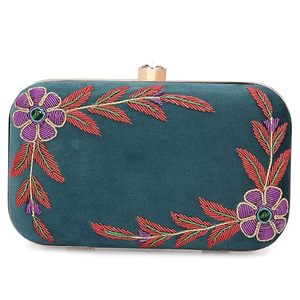 Elegante Bolso de Mano Bordado para Mujer con Diseño Boho Chic y Artesanía Premium Hecha a Mano - Product Image 1