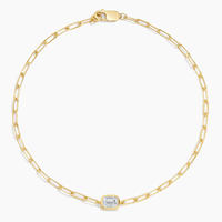 Bracelet de luxe pour femme en or avec chaîne perlée et diamants taille émeraude sertis clos